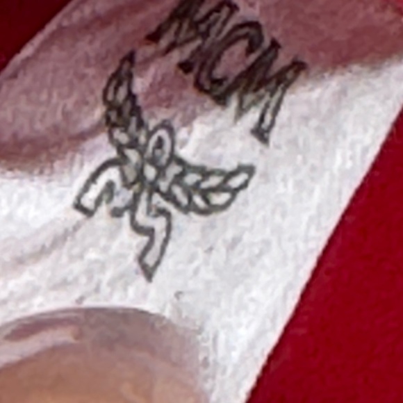 LOW START Mcm metallic gold wallet with key chain - Picture 10 of 15